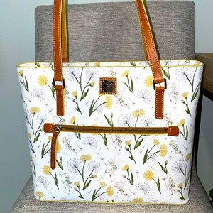 DOONEY AND BOURKE DISNEY TINKERBELL TOTE!